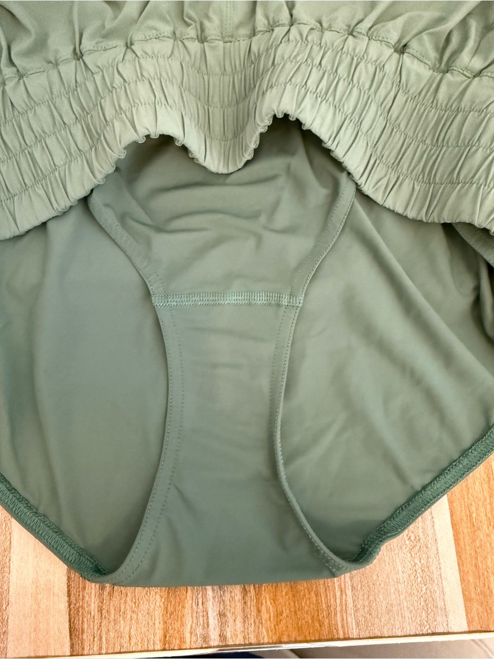 Outdoor Voices Womens Lightspeed 4” Shorts In Laurel Green Size Large - Picture 6 of 9
